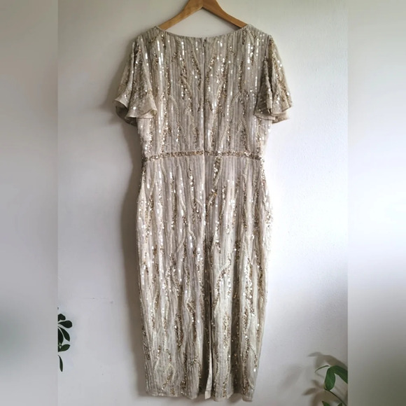 Mac Duggal, Sequined V-neck Flutter Sleeve Tea Length Dress,Oyster,Size 12, NWT - Picture 5 of 12